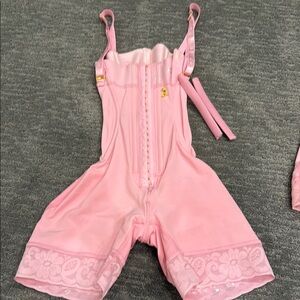 Pink sol fajita size small . NWOT. Rare color